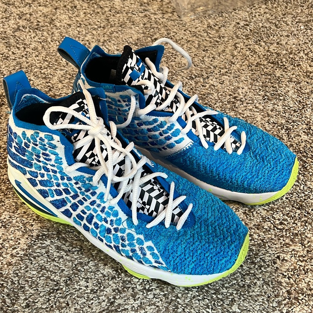 Lebron 17 ‘Sprite’